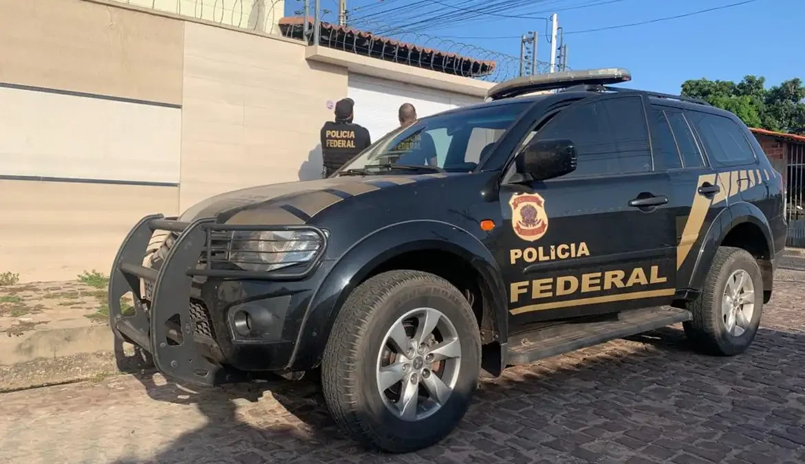 A Polícia Federal (PF) faz, nesta quarta-feira (6), ação contra um esquema de crimes financeiros e lavagem de dinheiro no Rio de Janeiro