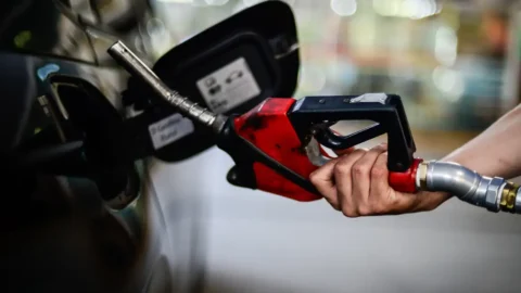 Petrobras reduz preço do diesel às distribuidoras amanhã 3 Petrobras reduz preço do diesel às distribuidoras amanhã