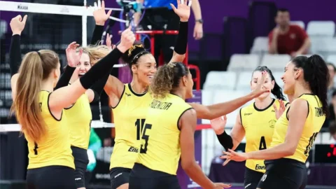 Vôlei: Praia vence na estreia e vai às semifinais do Mundial de Clubes