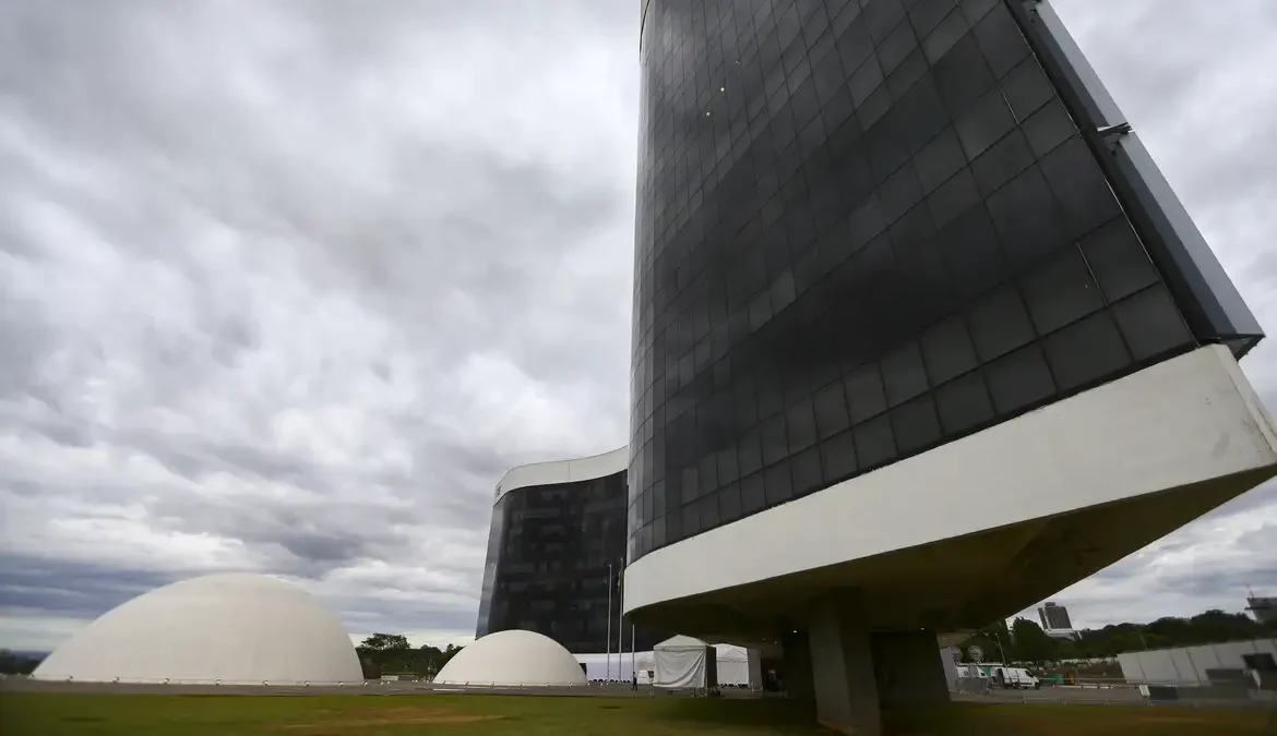 Mais de 138 mil novas urnas foram entregues para 2024, diz TSE 1 Os dados foram apresentados durante o encerramento do ano judiciário na Justiça Eleitoral