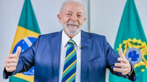 Em mensagem nas redes, Lula diz que 2023 foi para arrumar a casa 