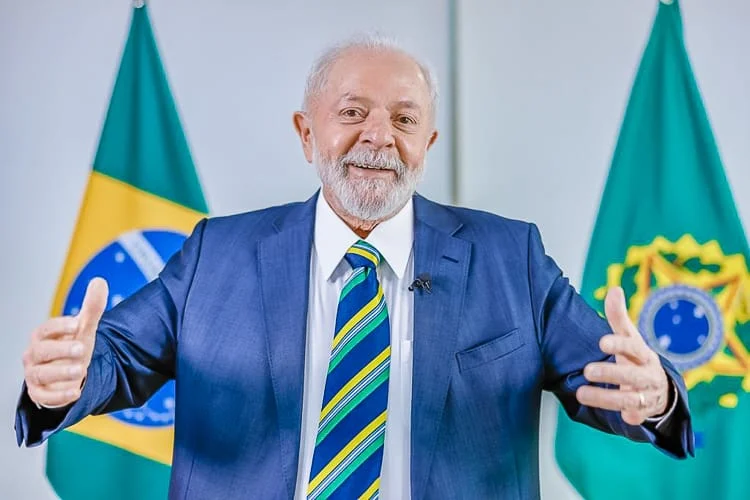 Em mensagem nas redes, Lula diz que 2023 foi para arrumar a casa 1 O presidente da República Luiz Inácio Lula da Silva disse, nas redes sociais, que o ano de 2023 foi para recuperar o país
