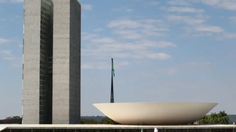 Câmara aprova auxílio para alunos de baixa renda do ensino médio 4 Câmara aprova auxílio para alunos de baixa renda do ensino médio
