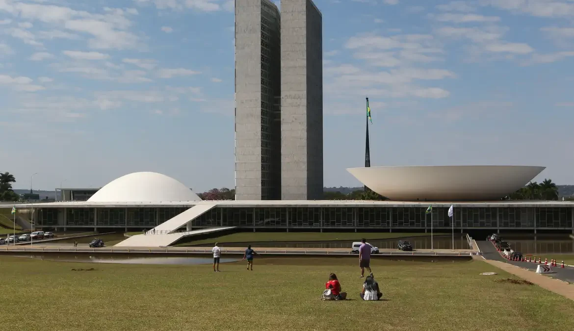 A reforma tributária deverá ser promulgada na próxima quarta-feira (20), em sessão do Congresso Nacional