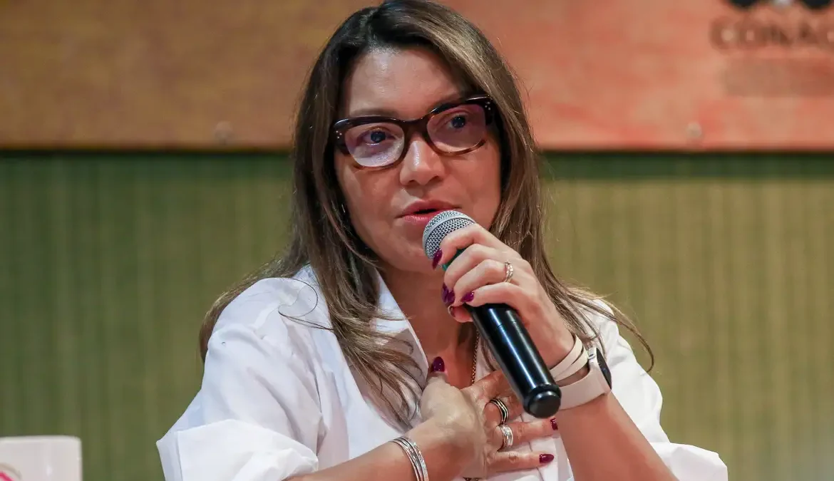 Janja afirma que foi vítima de mensagens misóginas e violentas 1 A primeira-dama Janja Lula da Silva afirmou, nesta terça-feira (13), que foi vítima de mensagens misóginas e violentas