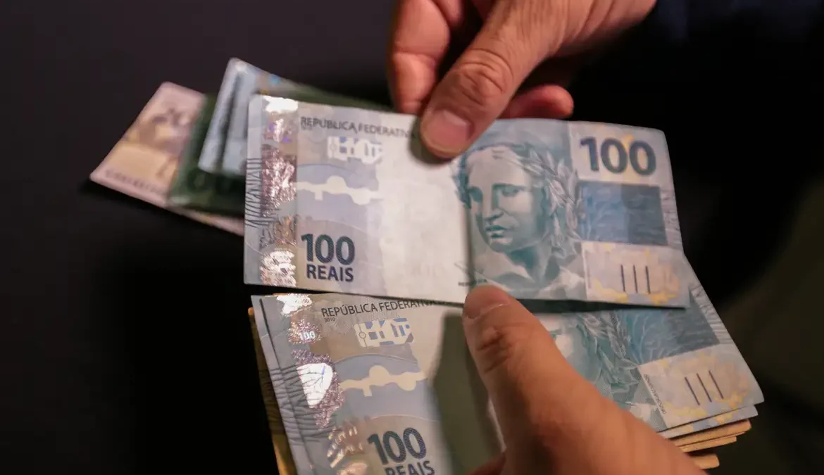 Dieese: incremento do novo mínimo na economia será de R$ 69,9 bilhões 1 O Departamento Intersindical de Estatística e Estudos Socioeconômicos (Dieese) avaliou o impacto do reajuste do salário mínimo na economia