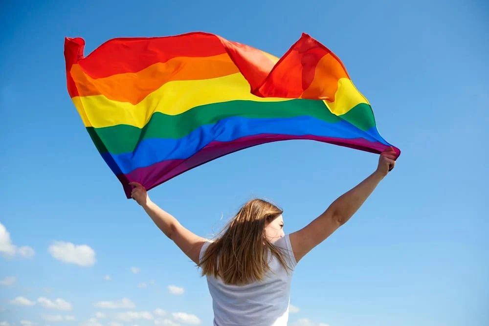 MDHC institui Estratégia Nacional de Enfrentamento à Violência contra Pessoas LGBTQIA+ 1 A promoção da cidadania plena é o que motiva a instituição da Estratégia Nacional de Enfrentamento à Violência contra Pessoas LGBTQIA+