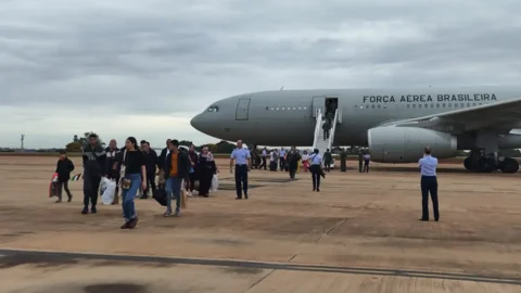 Terceiro grupo de repatriados vindos de Gaza chega ao Brasil 7 Terceiro grupo de repatriados vindos de Gaza chega ao Brasil