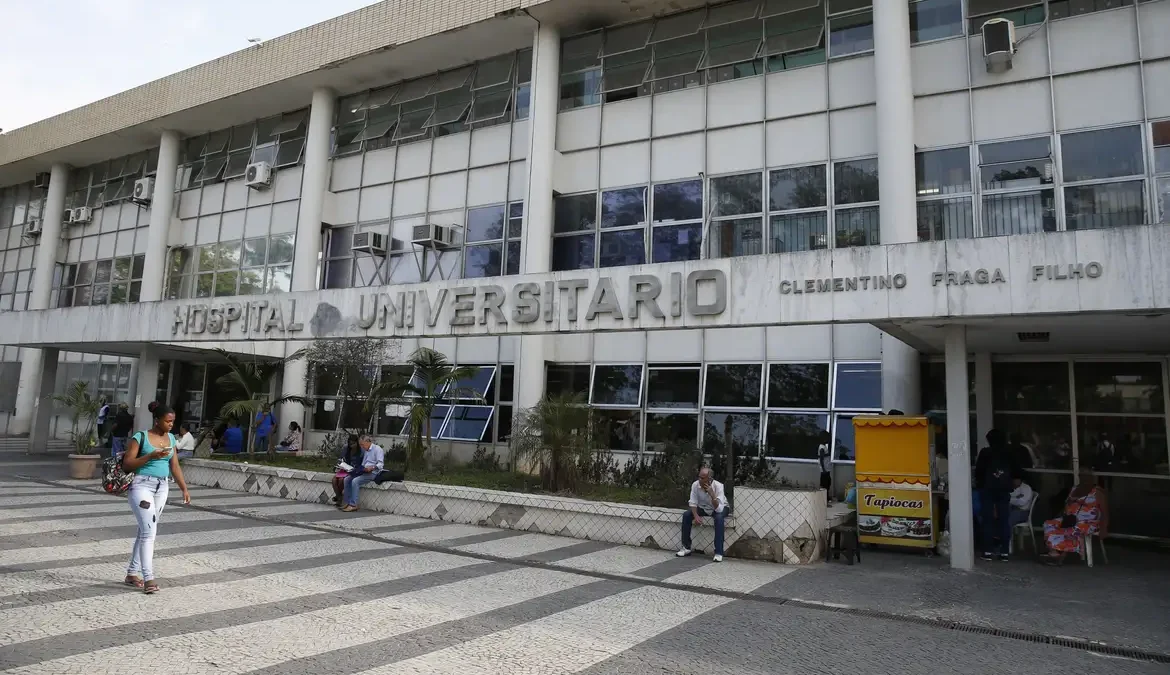 O Conselho Universitário da Universidade Federal do Rio de Janeiro (UFRJ) decidiu nesta segunda-feira (11) que vai assinar contrato com