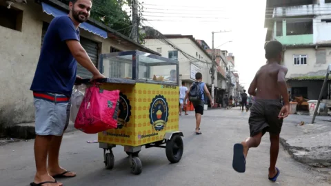 Percentual de pessoas em situação de pobreza cai para 31,6% em 2022