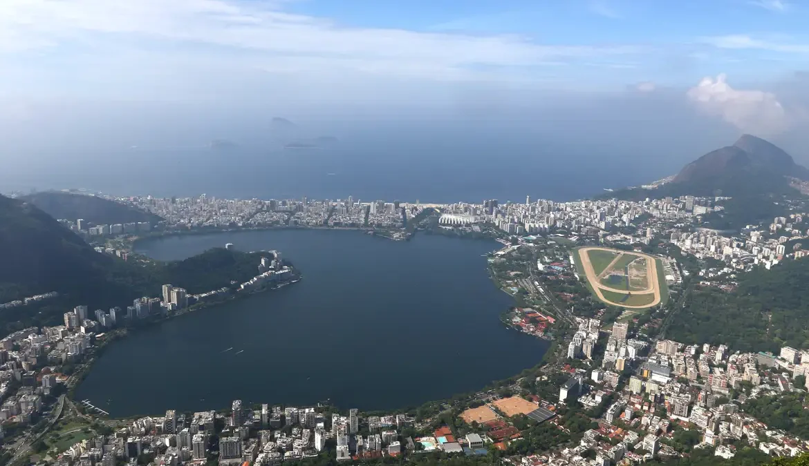 Eventos no Rio podem injetar R$ 572 milhões na economia 1 O cálculo leva em consideração o gasto médio per capita com despesas de hospedagem, alimentação, transporte, compras pessoais, atrativos