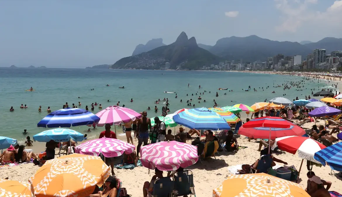 Hoje é Dia: semana tem início do verão no Hemisfério Sul no dia 22 1 A penúltima semana “completa” de 2023 tem um evento muito esperado por quem gosta da estação que remete ao calor e às férias