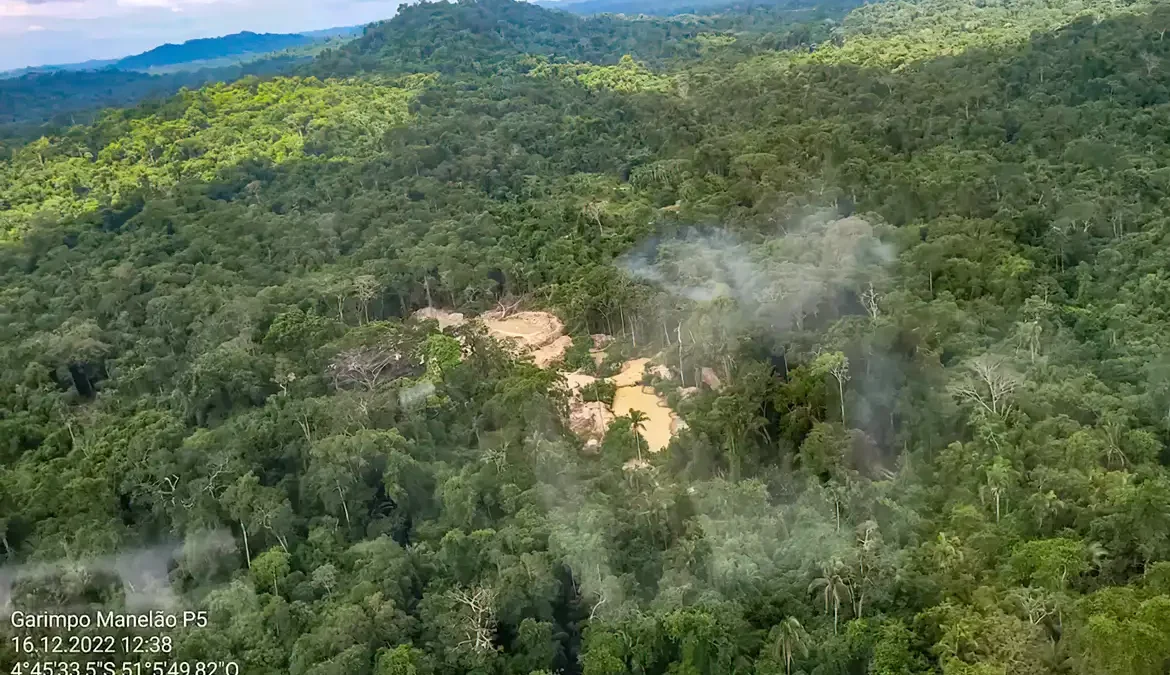 Comissão do Senado aprova porte de arma a agentes da Funai 1 A Comissão de Segurança Pública do Senado Federal aprovou na terça-feira (12) o Projeto de Lei 2.326/2022 que libera o porte de arma