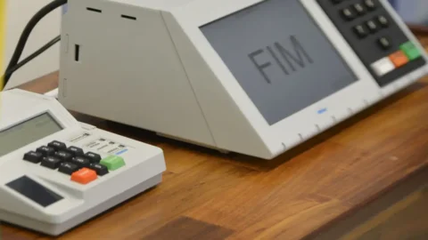 TSE encerra testes públicos de urnas para as eleições de 2024
