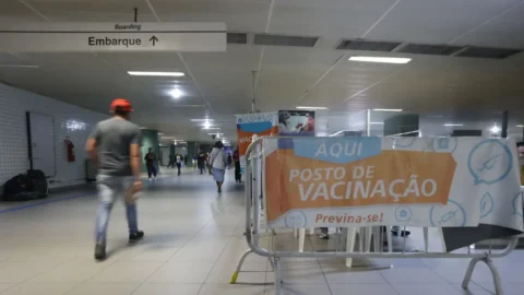 Brasileiros adultos ainda têm medo associado à covid-19, diz pesquisa 2 Brasileiros adultos ainda têm medo associado à covid-19, diz pesquisa