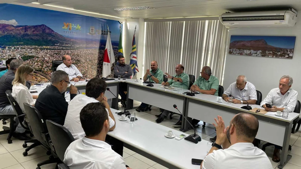 O assunto foi discutido na tarde desta terça-feira (23) entre o prefeito André Merlo, secretários municipais e representantes da Vale