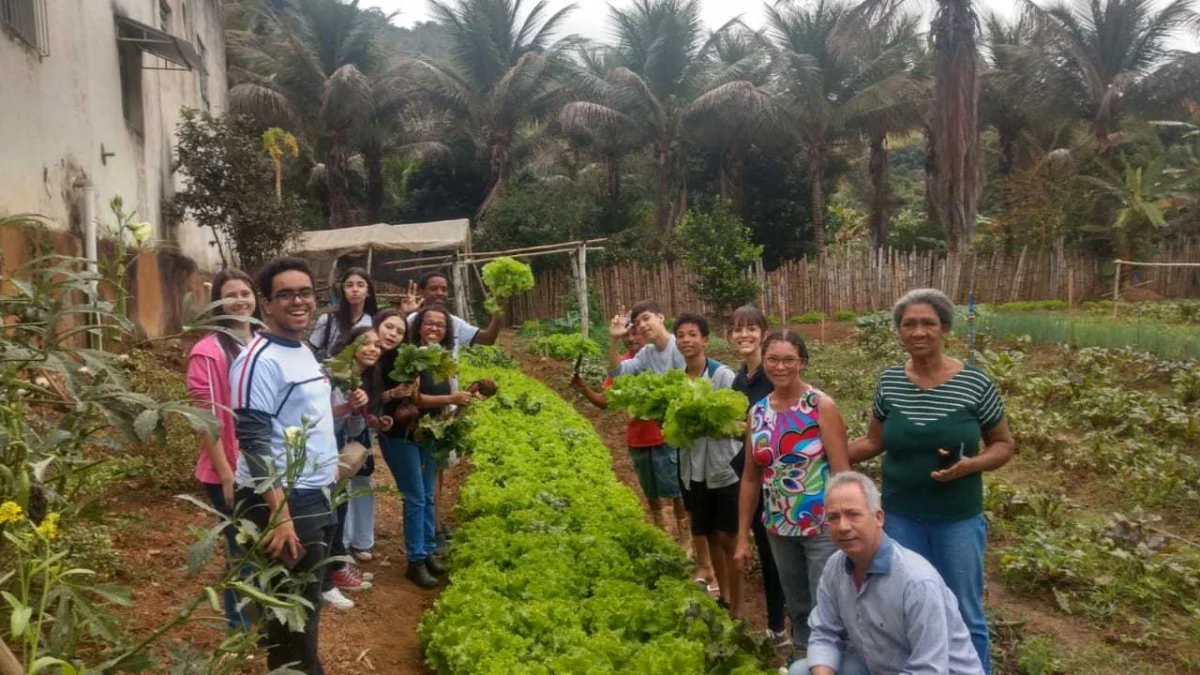 Agricultura Familiar de Valadares receberá fertilizantes do Governo de Minas 1 O anúncio importante para os agricultores familiares de Valadares e todo o Vale do Rio Doce foi feito pelo secretário de Estado