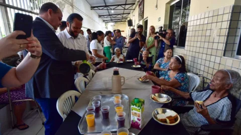 Governador Valadares completa 86 anos hoje (30) com Alvorada 4 Governador Valadares completa 86 anos hoje (30) com Alvorada
