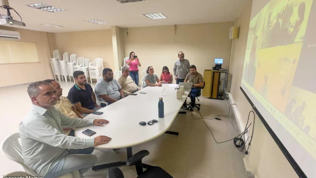 Prefeitura e Cemig se reúnem por melhorias no manejo de árvores 1 A proposta de alinhamento é um desdobramento da reunião realizada entre a Prefeitura e a concessionária