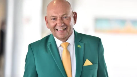 Luciano Hang é condenado a pagar R$ 85 mi por coagir empregados em eleição 4 Luciano Hang é condenado a pagar R$ 85 mi por coagir empregados em eleição