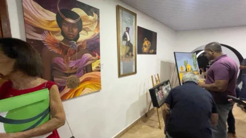 Teatro Atiaia recebe os vencedores da 4ª Bienal das Artes do Vale do Rio Doce