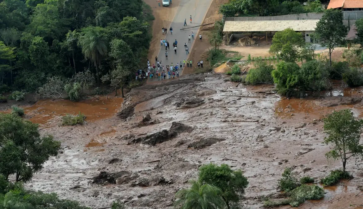 Delegado da PF diz que Vale mentiu em simulação na mina em Brumadinho 1 O delegado da Polícia Federal (PF), Cristiano Campidelli, diz que a a mineradora Vale mentiu para os trabalhadores