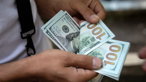 Dólar sobe para R$ 4,91 no primeiro dia útil do ano 10 Dólar sobe para R$ 4,91 no primeiro dia útil do ano
