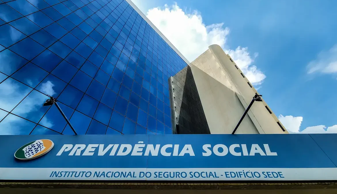 Extrato de benefícios do INSS com correção já pode ser consultado 1 O valor de benefícios e auxílios do Instituto Nacional do Seguro Social (INSS), referentes ao mês de janeiro, já pode ser conferido