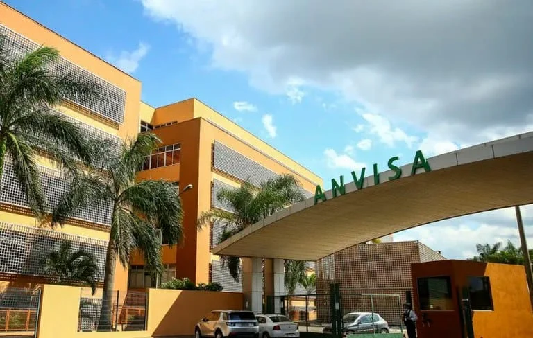 A Agência Nacional de Vigilância Sanitária (Anvisa) informa que o sistema de notificação de eventos adversos de medicamentos VigiMed está