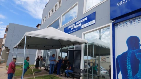 Governo de Minas inaugura nova sede de farmácia em Passos 4 Governo de Minas inaugura nova sede de farmácia em Passos
