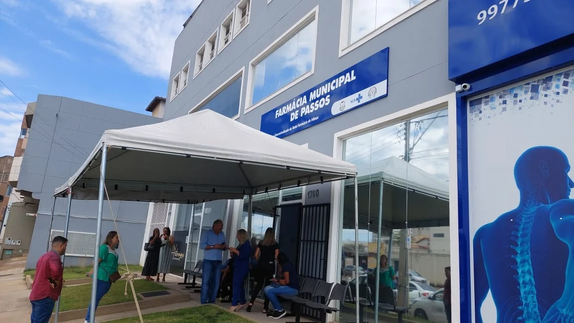 Governo de Minas inaugura nova sede de farmácia em Passos 1 O Governo do Estado, por meio da SES-MG, inaugurou nessa segunda-feira (29/1) a nova sede da Farmácia Municipal de Passos, no Sul de Minas