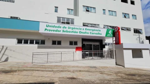 Prefeita de Manhuaçu participa da inauguração da nova urgência e emergência do HCL 3 Prefeita de Manhuaçu participa da inauguração da nova urgência e emergência do HCL