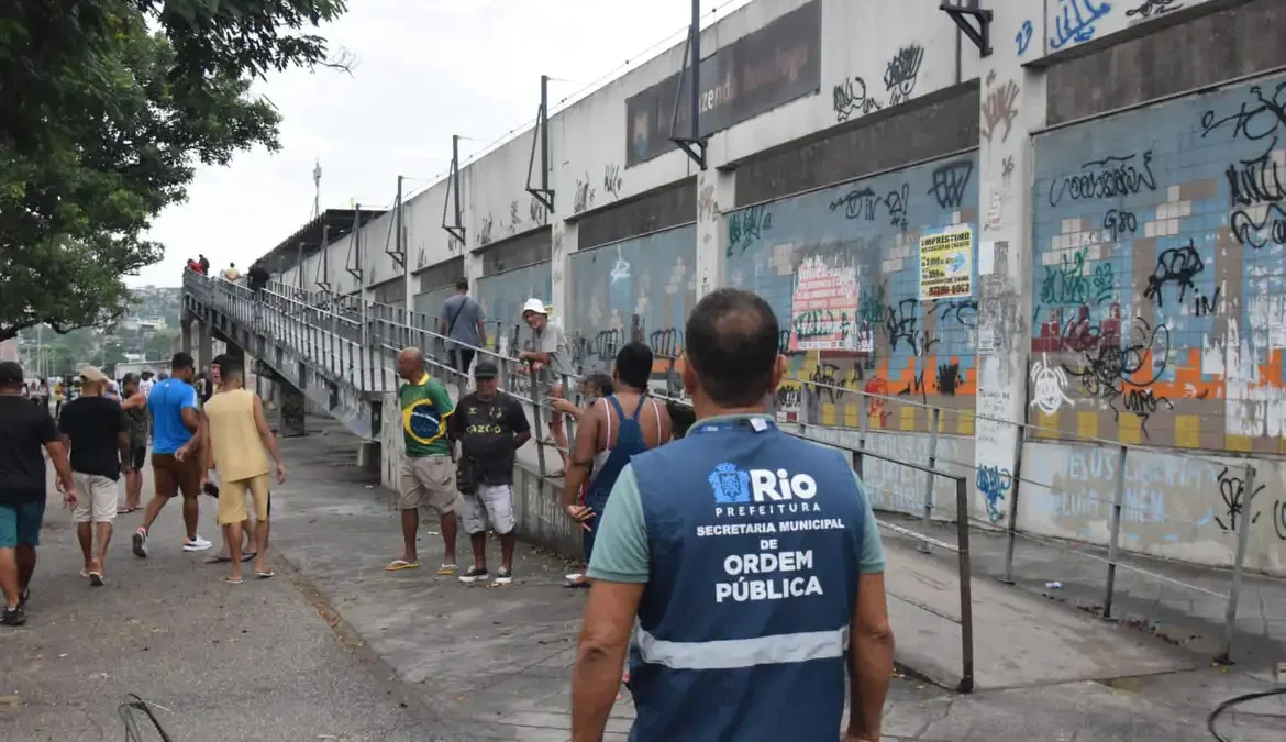 Na ação deste domingo (28), a Secretaria Municipal de Ordem Pública do Rio de Janeiro (Seop) teve o apoio das polícias Militar e Civil e