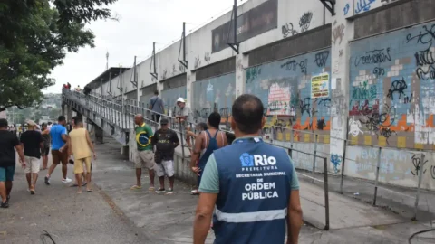 Órgãos públicos do Rio fazem operação para o fim da Feira de Acari 4 Órgãos públicos do Rio fazem operação para o fim da Feira de Acari