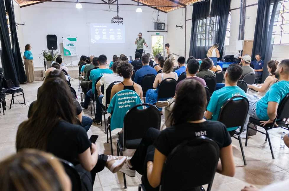 Divulgado balanço do Programa de Inovação Rio Doce Labs em Valadares 1 O Rio Doce LABS é um programa de aceleração idealizado pela Fundação Renova. Foto