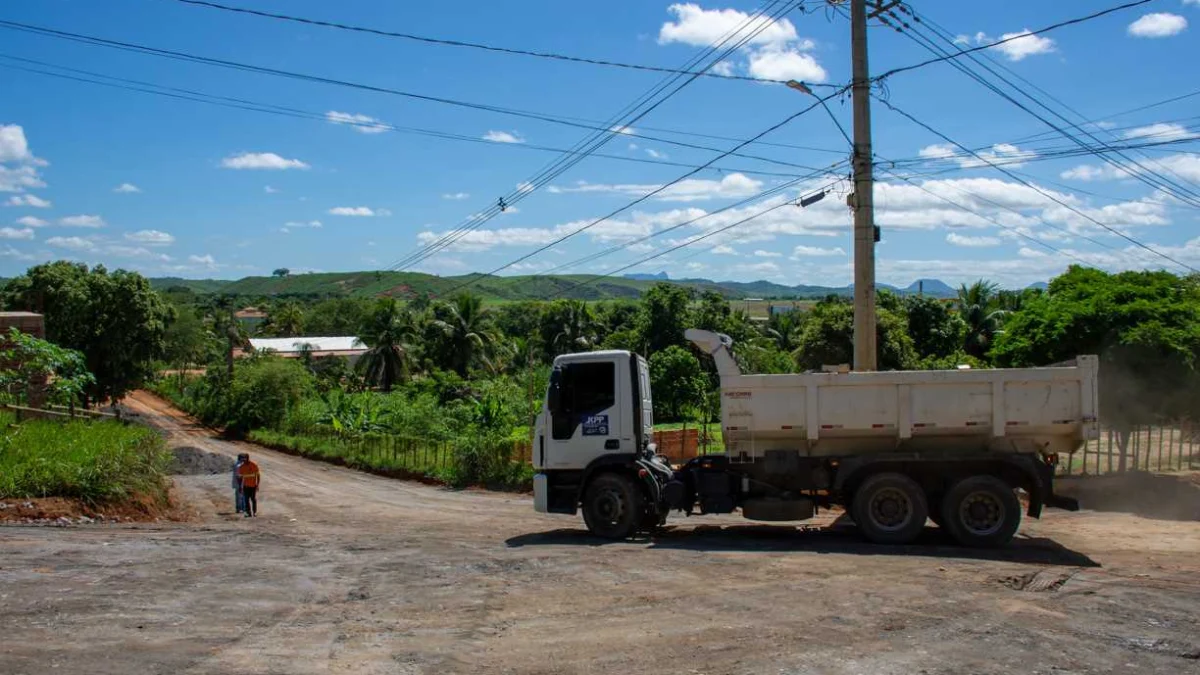 Prefeitura leva melhorias ao Recanto dos Sonhos 1 A pavimentação definitiva chegará com o Programa Valadares 100% pavimentada