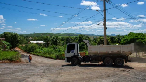 Prefeitura leva melhorias ao Recanto dos Sonhos 2 Prefeitura leva melhorias ao Recanto dos Sonhos