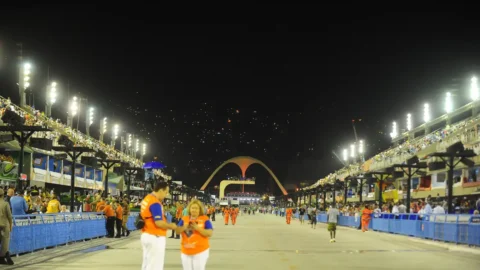 Castro rejeita transferência do Sambódromo à administração estadual 10 Castro rejeita transferência do Sambódromo à administração estadual