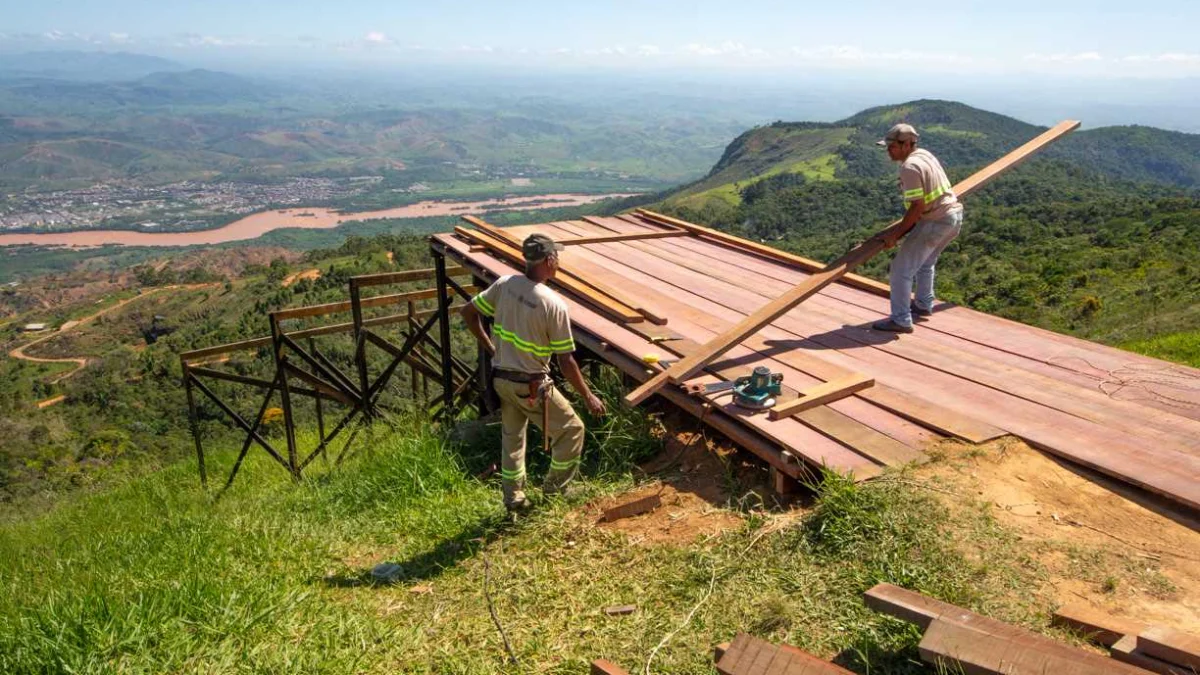 Ibituruna ganha novas rampas de asa-delta 1 A Prefeitura já começou a construir as novas rampas de decolagem de asa-delta