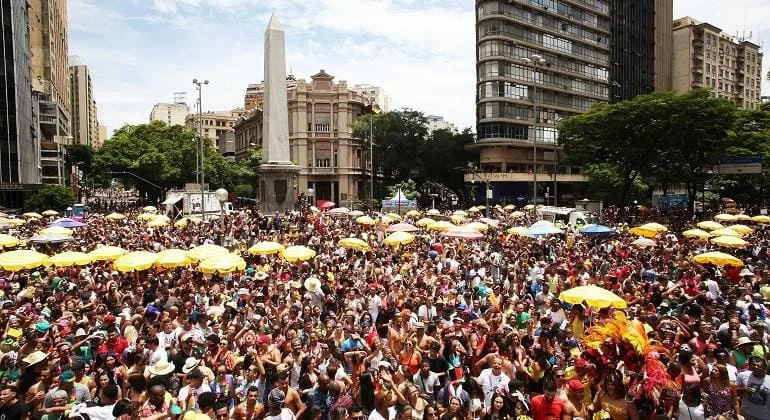 Blocos de Carnaval vão testar nova sonorização, oferecida pelo Governo de Minas, durante evento em BH 1 A nova sonorização da folia de Belo Horizonte, que promete transformar a festa da capital mineira em uma das mais tecnológicas do país