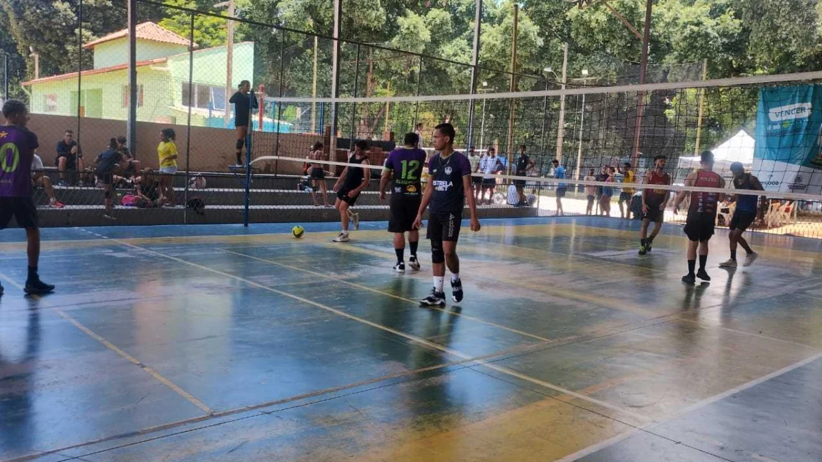 A Copa Juninho Esportes de Vôlei de Praia movimentou a Praça de Esportes nos dias 29 e 30 deste mês