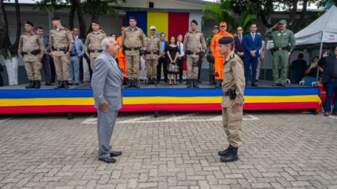 Prefeitura participa da solenidade de Transmissão e Assunção do comando do Sexto Batalhão