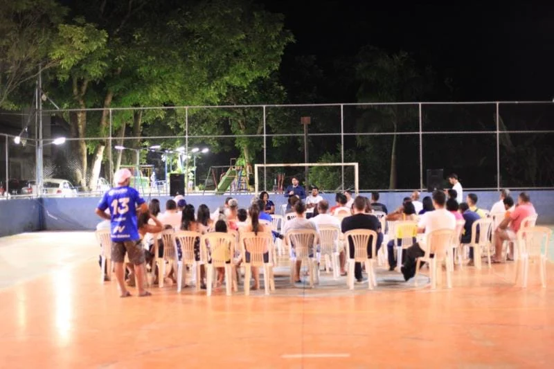 Ordem de Serviço autoriza pavimentação de ruas em vários bairros de Timóteo 1 Na noite de quinta-feira, 11 de janeiro, o prefeito Douglas Willkys assinou na ordem de serviço para a pavimentação de ruas