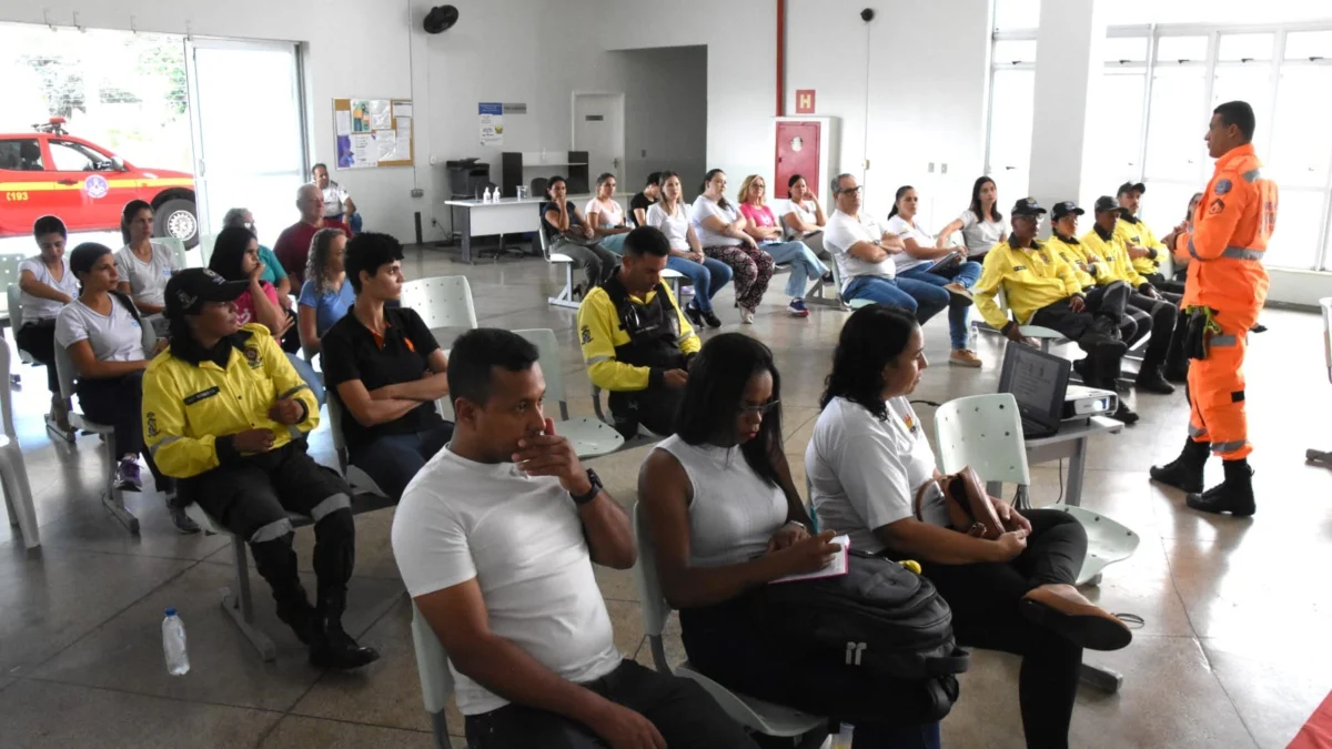 Servidores públicos de Patrocínio participam de treinamento 1 De acordo com o Bombeiro Militar, Cabo Anderson, o intuito foi passar técnicas para serem utilizadas no dia a dia