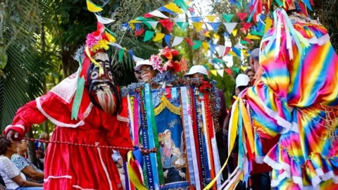 Folia de Reis terá atrações e cortejo na Praça da Liberdade neste sábado (6/1)