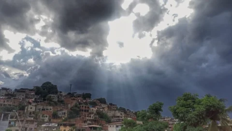 Falta água em toda a região do aeroporto de Governador Valadares