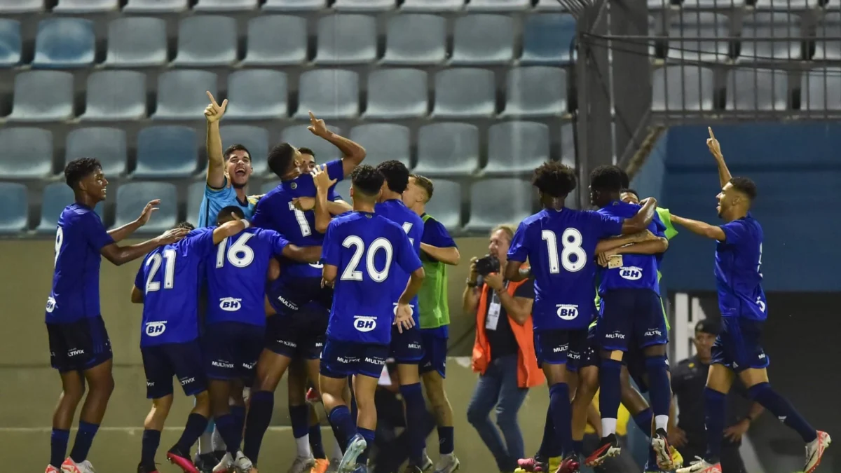 Crias da Toca vencem o Coritiba e enfrentam o Flamengo na semifinal da Copinha 1 Com o placar, os Crias da Toca avançaram para a semifinal, superando a campanha das duas últimas temporadas