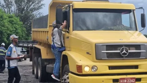 DER-MG realiza blitze educativas voltadas para o monitoramento das rodovias até quinta-feira (1/2) 2 DER-MG realiza blitze educativas voltadas para o monitoramento das rodovias até quinta-feira (1/2)