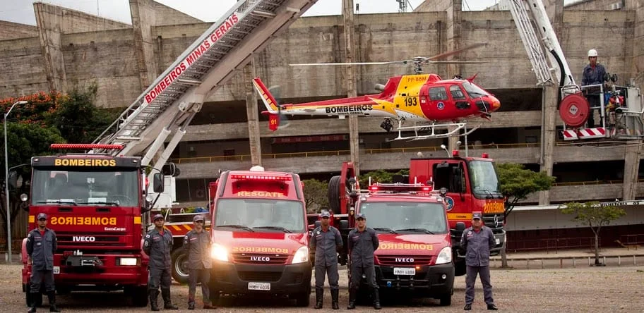 Conheça os equipamentos utilizados pelo Corpo de Bombeiros para atuar no período chuvoso 1 O Corpo de Bombeiros Militar trabalha com outros dispositivos indispensáveis para o atendimento de naturezas diversas
