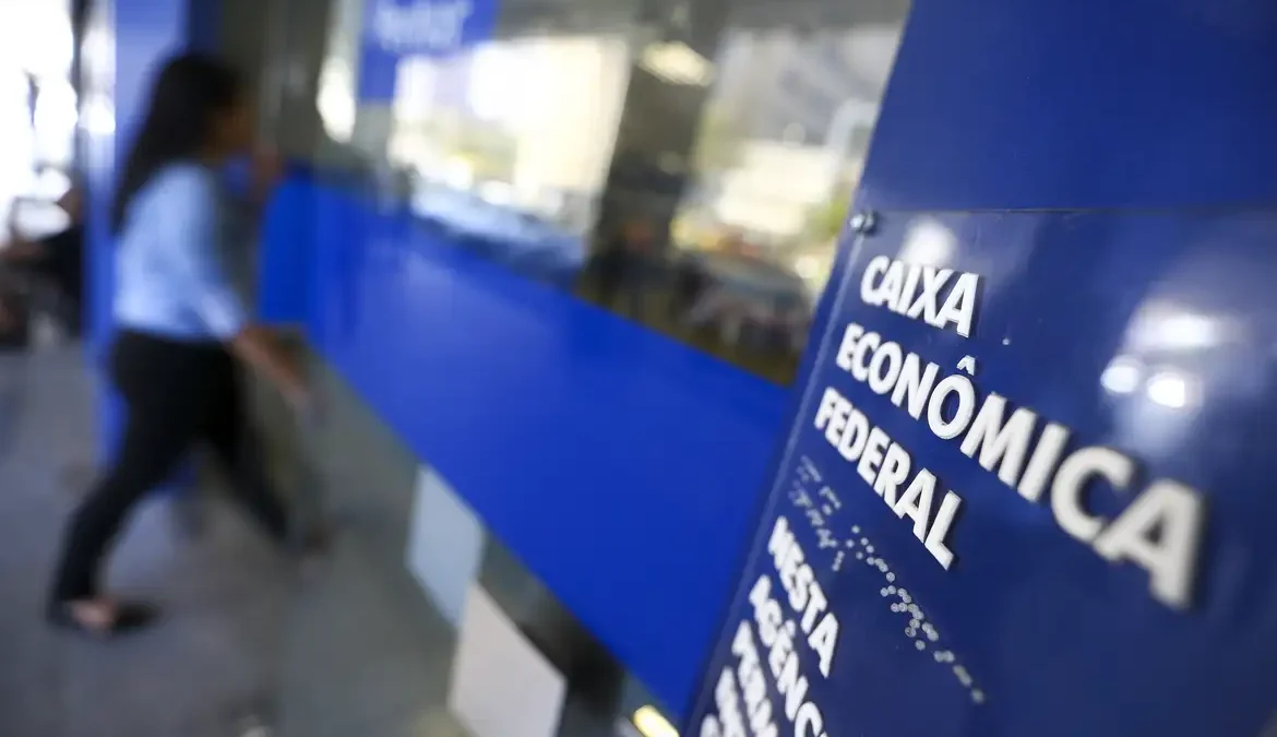 Os trabalhadores que optarem pelo saque-aniversário do Fundo de Garantia do Tempo de Serviço (FGTS) aos poucos começam a ter acesso à cota